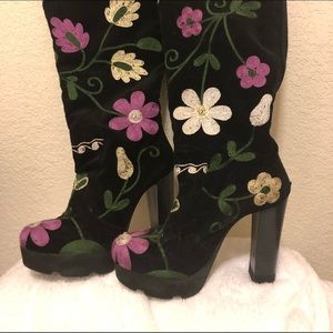Ladies platform boots